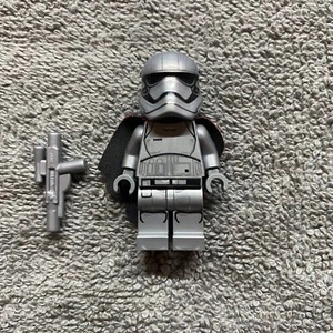 LEGO Star Wars 75103 Captain Phasma Minifigure - Picture 1 of 2