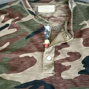 Ralph Lauren Denim & Supply 3 bottoni Henley uomo medio mimetico americano - Foto 1 di 8
