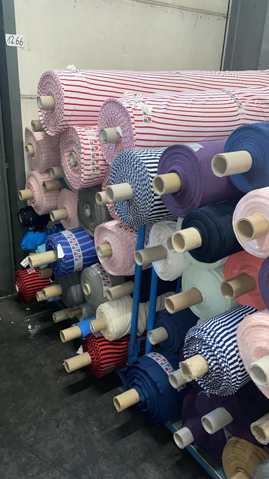 1 Kilogramm Stoffpaket nur Jerseystoffe, hell, dunkel und gemustert - Bild 1 von 4