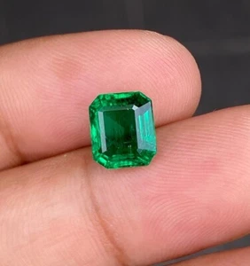 Natural 8.56 Ct Colombian Green Emerald Certified Emerald Cut Loose Gemstone - Picture 1 of 7