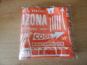 PAÑUELO BANDANA WHATABURGER ARIZONA NARANJA Y BLANCO 21" X 21" NUEVO EN PAQUETE - Imagen 1 de 4