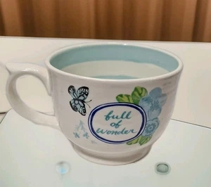 Molly Hatch Anthropologie "Full of Wonder" Tasse Becher blau gestreift mit Schmetterlingen - Bild 1 von 9