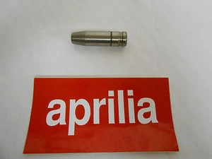 NEW GENUINE ROTAX APRILIA PEGASO 650 MOTO 6.5 INLET VALVE GUIDE AP0253591 - Picture 1 of 1