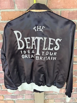 ВИНТАЖНЫЙ BEATLES 1964 ВЕЛИКОБРИТАНИЯ ТУР АТЛАСНЫЙ BOMBER КУРТКА МУЖЧИН SZ S - Изображение 1 из 3
