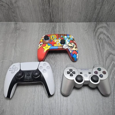 3 Wireless Controllers for Parts / Repair - AS IS - Nintendo Switch, PS5, PS3 - Image 1 of 2
