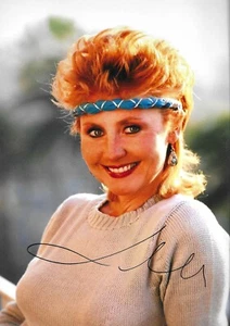 Music - Lulu - Hand Signed 12x8 Inch Photograph - COA - Picture 1 of 1