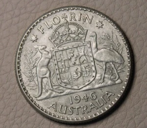 * 1946 SILVER FLORIN NICE TONED PREDECIMAL COIN #FHJ01 - Foto 1 di 10