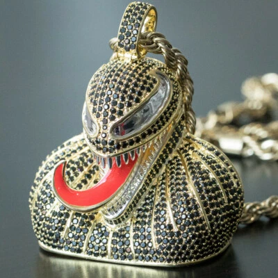 Colgante de circonita cúbica blanca negra de 1,75 quilates para hombre enchapado en oro amarillo de 14 quilates Foto 1 de 4