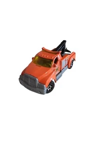 Matchbox Tow Truck 2005 (2014 City Work 5 Pack - Multipack Exclusive) Wrecker - Picture 1 of 3