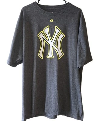 Camiseta Majestic New York Yankees MLB Gris Blanca Con Borde Amarillo Logo Talla XL Foto 1 de 4
