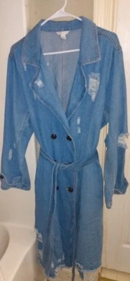 Gabardina larga con cinturón envejecido Cato Denim para mujer con bolsillos talla 18/20 Foto 1 de 4