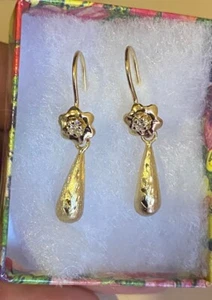Small Teardrop earrings, arete de gota o pensamiento - Picture 1 of 3