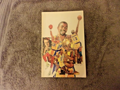 1987-88 LOS ANGELES LAKERS GUÍA DE MEDIOS Anuario 1988 ¡CAMPEONES! AD MAGIC JOHNSON Foto 1 de 4