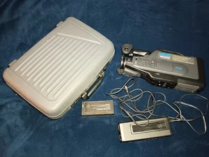 Cámara grabadora de video VHS Magnavox CVN320AV01 videocámara enfoque automático zoom de potencia - Imagen 1 de 14