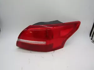 2015 2016 2017 2018 Ford Focus Sedan Right Passenger Side Taillight OEM - Bild 1 von 6