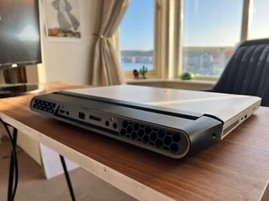 Alienware Area 51m - Bild 1 von 4