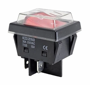 Interruptor basculante rojo 30A 250V~ con cubierta impermeable, 4 pines iluminado - Imagen 1 de 7