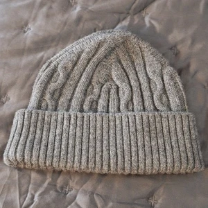 Lands End Beanie Womens OS Wool Cashmere Grey Cable Knit Minimalist Outdoor Cozy - Picture 1 of 6