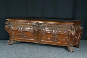 Italian Renaissance walnut cassone, late 16th century - Picture 1 of 12