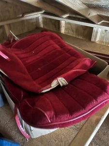 87-91 chevy suburban bucket seat red upholstery - Picture 1 of 4