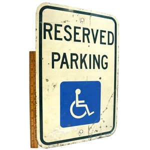 LETRERO DE ESTACIONAMIENTO RESERVADO DE COLECCIÓN 12x18 HANDICAP Azul y Verde sobre Blanco ¡EXCELENTE PÁTINA! - Imagen 1 de 7