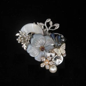 Handmade Natural shell flowers Butterfly Brooch Necklace Pendant Accessories - Picture 1 of 8