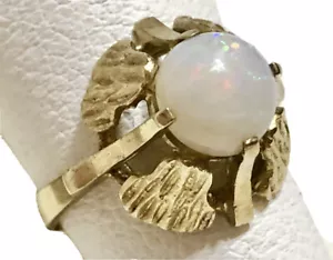 Anello antico in oro giallo 8 carati 333 con opale misura 4,5 - Foto 1 di 12