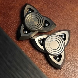 Spinner de mano único de tres hojas inquieto EDC de acero inoxidable lavado a la piedra - Imagen 1 de 9