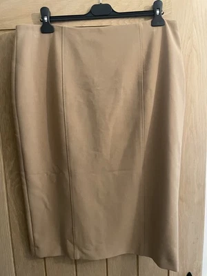 HOBBS BNWT Camel Skirt. Size 16, Waist 34, L27in. Lined Smart. Autumn ❤️❤️ - Image 1 of 4
