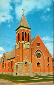 Postcard St Raphael's Roman Catholic Church Poulney Vermont - Picture 1 of 2