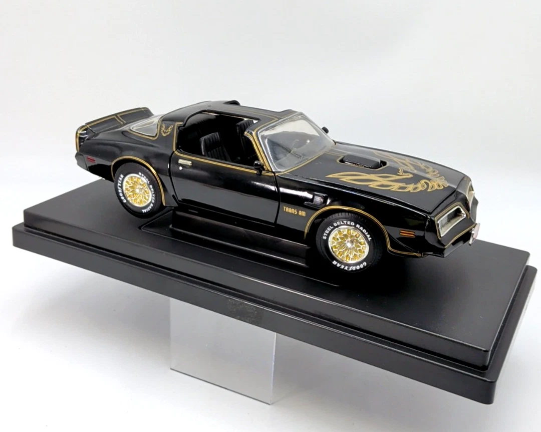 グリーンライト 1/18 スモーキー&バンディット トランザム 1980年 新品 グリーンライト 1980 スモーキー&バンディット2 トランザム1:18