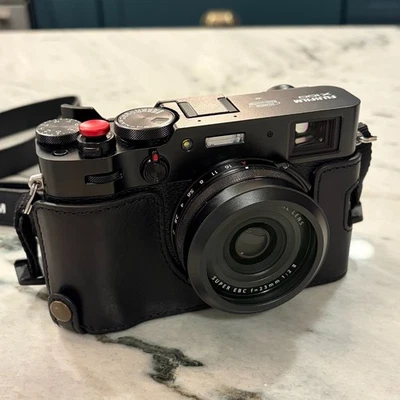 Cámara y accesorios Fujifilm X100V - Negra, apenas usada, ¡ubicada en EE. UU.! Foto 1 de 4