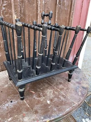 Antiguo soporte de cargador Cantebury de bambú negro con detalles de latón pátina de 5 ranuras Foto 1 de 4