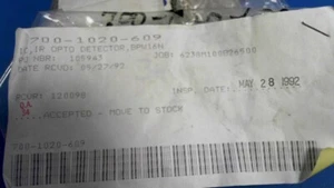 70 PIEZAS NPN 1,8 MM TRANSPARENTE VISHAY BPW16N BPW1616 - Imagen 1 de 2