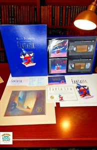 Walt Disney's Masterpiece Fantasia Two VHS + cofanetto due CD con litografia 1991 - Foto 1 di 19