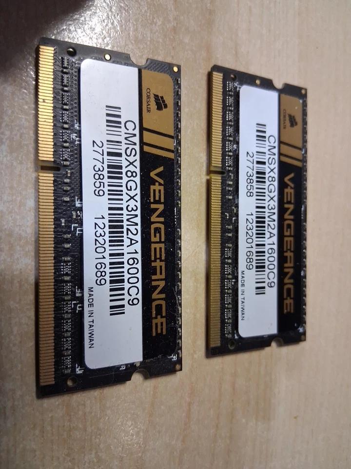 Corsair Vengeance 8GB DDR3 Laptop RAM Kit 2x4GB PC3-12800S CMSX8GX3M2A1600C9 - Image 1 of 1