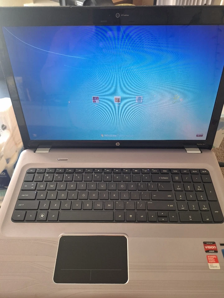 HP DV7 17.3" Notebook 6GB RAM 640GB HD - Windows 7 - Image 1 of 4