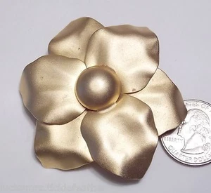 Vintage Scarf Clip Flower, Large 2.5", Signed JERI-LOU, Layered Matte Goldtone - Picture 1 of 2