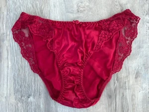 VINTAGE VICTORIAS SECRET 100% SILK BIKINI PANTY SILKY MEDIUM NEW - Picture 1 of 7