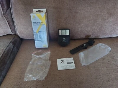 Xit Digital Slave Flash with Camera Bracket XTCF1BRK Working  - Image 1 of 4