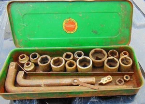 Antique Socket Set Wrenches Tools in Green Metal Tin Box 20 piece - Picture 1 of 8