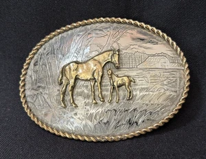 Vintage Montana Silberschmiede Gürtelschnalle goldfarben Stute und Fohlen geätzte Szene - Bild 1 von 5