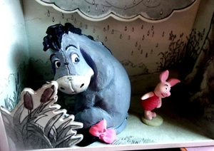 EEYORE'S CLOUDY AFTERNOON Winnie The Pooh HUNDRED ACRE WOOD Shadow Box COOL - Picture 1 of 3