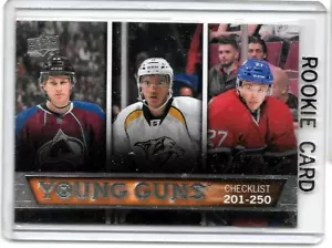 NATHAN MacKINNON, SETH JONES, ALEX GALCHENYUK 2013-14 CUBIERTA SUPERIOR JOVEN ARMA NOVATO - Imagen 1 de 1