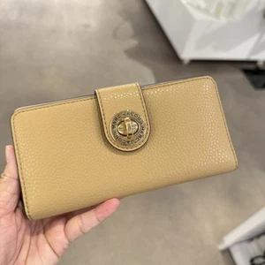Marc Jacobs 4F4SMP011S01 Turnlock Wallet In Iced Coffee - Picture 1 of 5