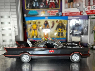 "Batmobile Batman Retro '66 Serie de TV Clásica 15"" Coche McFarlane DC SUELTO" Foto 1 de 4
