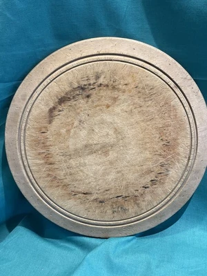 ANTIQUE WOODEN BREAD BOARD - Image 1 of 3