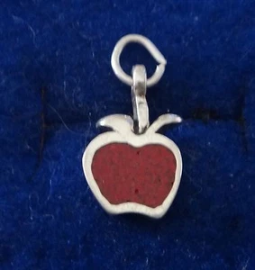 Dije manzana rojo plata esterlina 15x10 mm para otoño/regreso a la escuela - Imagen 1 de 5
