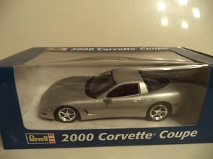 1/25 Revell Silver 2000 Chevrolet Corvette Coupe in box - Picture 1 of 4