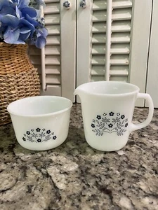 Pyrex Summer Impressions Blue Flowers Creamer & Sugar Dish - Imagen 1 de 6